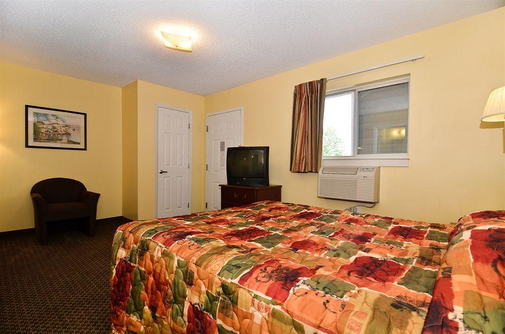 Suburban Studios Charlotte-Ballantyne Pineville Exterior foto