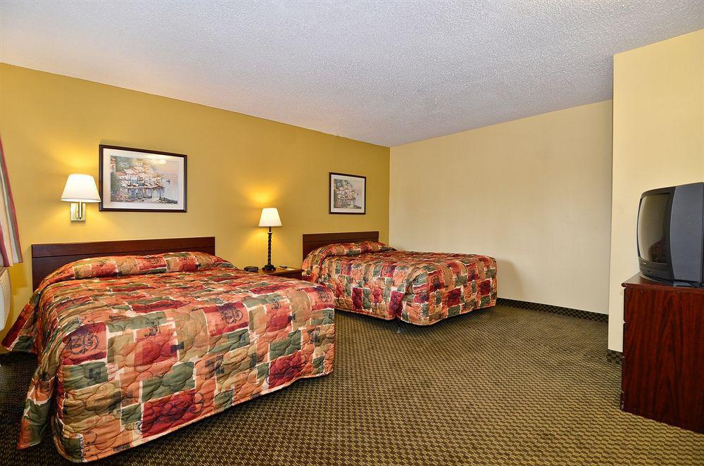 Suburban Studios Charlotte-Ballantyne Pineville Exterior foto