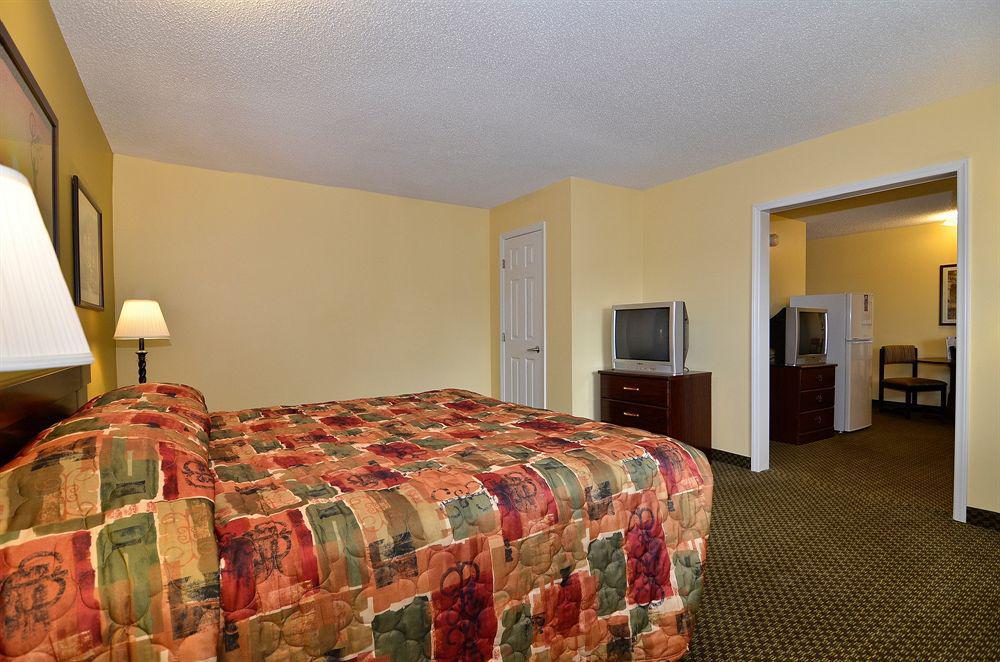 Suburban Studios Charlotte-Ballantyne Pineville Quarto foto
